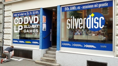 2015 ladennansicht mit den hechten von koeder